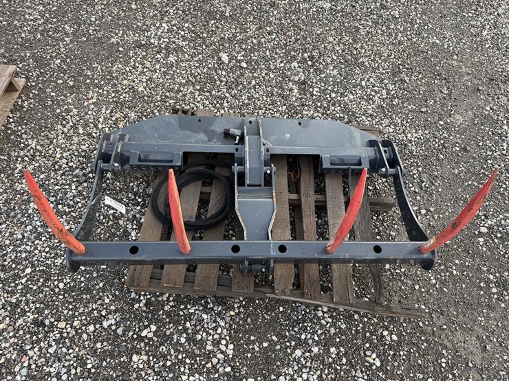 bobcat-bolt-on-55"-utility-grapple-image-2