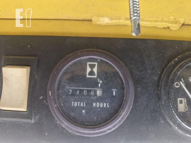 new-holland-l781-image-14