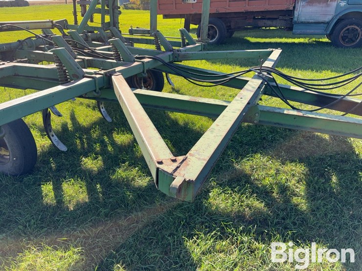 john-deere-1610-25'-chisel-plow-image-14