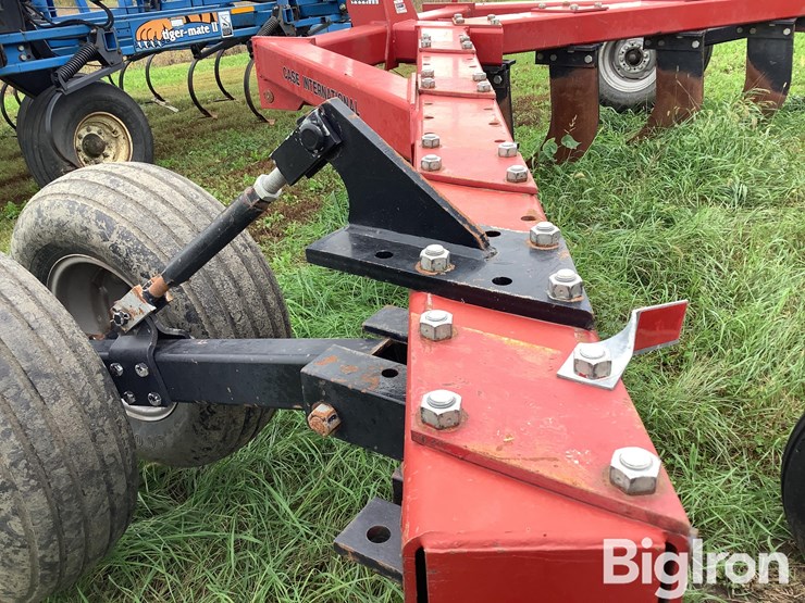 case-ih-14-v-ripper/subsoiler-plow-image-12