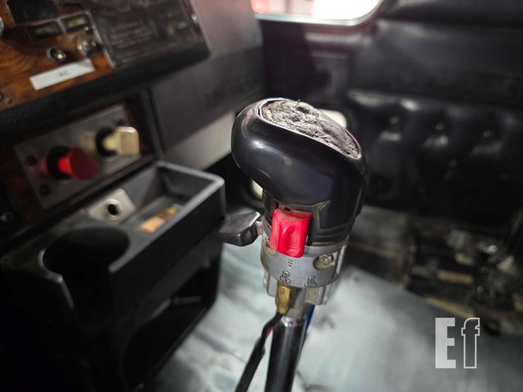 2000-kenworth-w900-image-15