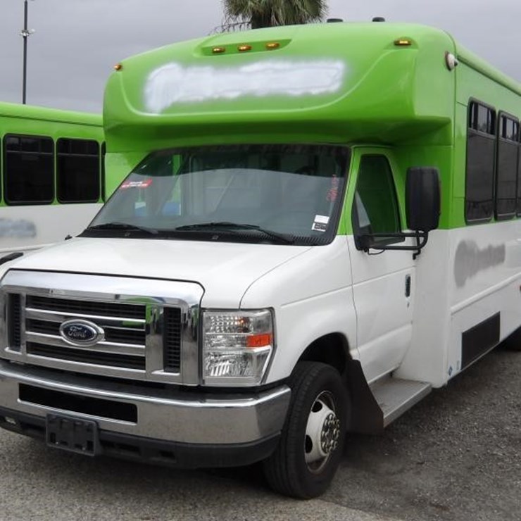 2017 FORD E450