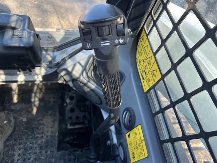 2023-bobcat-t650-skid-steer-loader-image-20