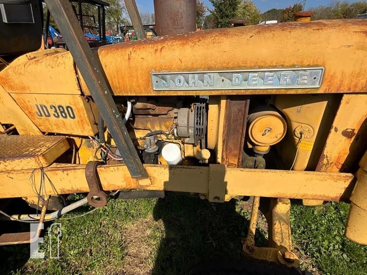 deere-380d-image-10