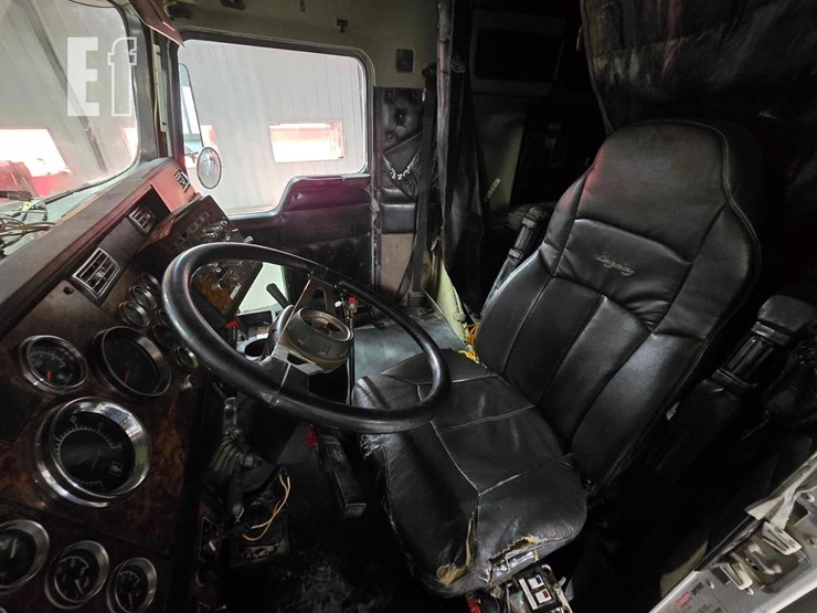 2000-kenworth-w900-image-9