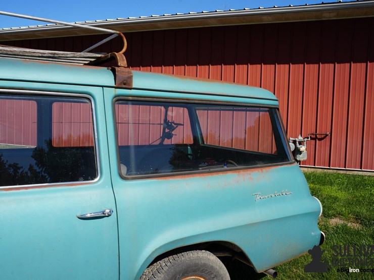 run-#12---1968-international-1100-travelall-4x4-image-18