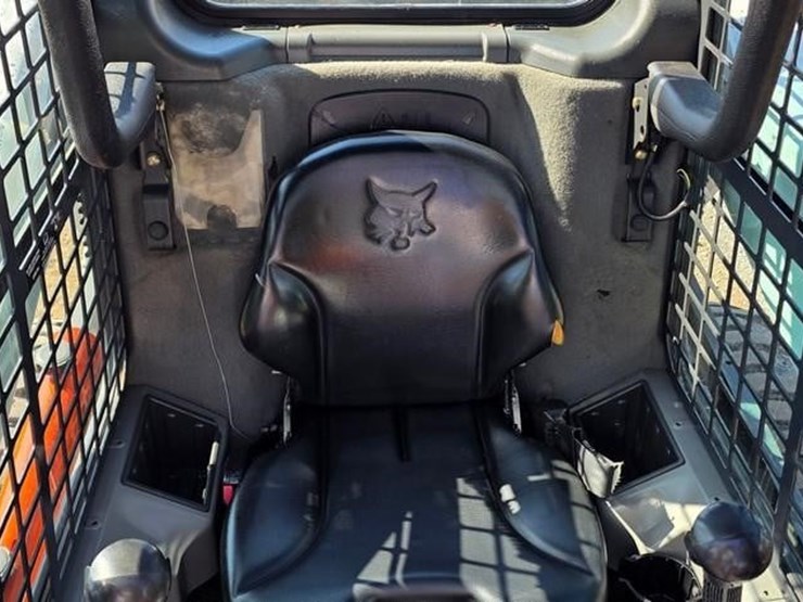 2016-bobcat-s650-image-45