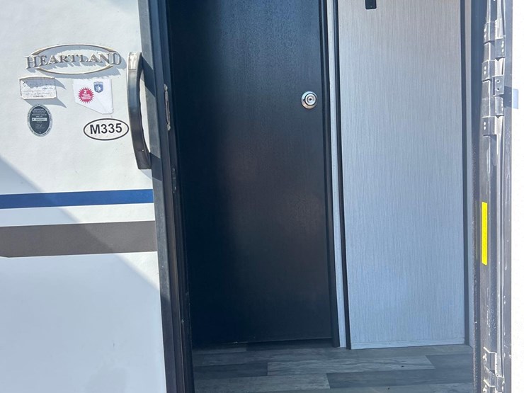 2020-heartland-40ft-t/a-ball-hitch-tow-behind-camper-image-38