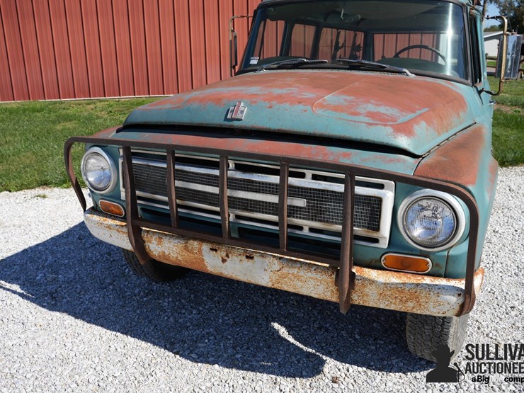 run-#12---1968-international-1100-travelall-4x4-image-10