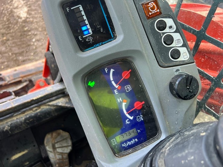 2022-kubota-svl97-2-skid-steer-loader-image-19