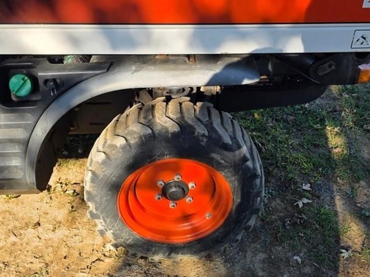 2010-bobcat-toolcat-5600-image-25