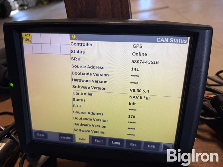 2018-case-/-new-holland-372-receiver-image-9