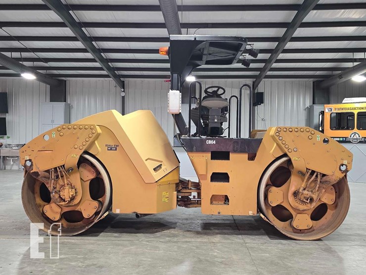 2009-caterpillar-cb64-image-6