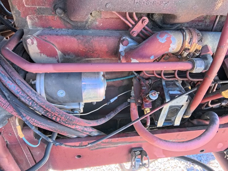 #1026-•-allis-chalmers-7000-tractor-image-65