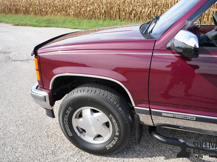 run-#139---1996-gmc-sierra-1500-4x4-stepside-pickup-image-13