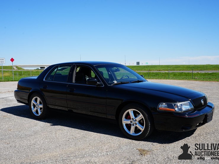 run-#70---2003-mercury-marauder-4-door-image-3