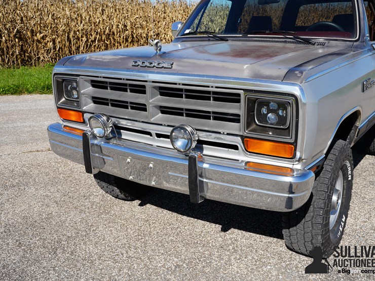 1989-dodge-ram-charger-4x4-image-13
