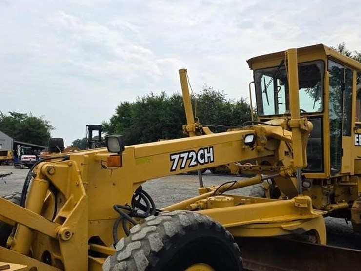 1999-deere-772ch-image-7