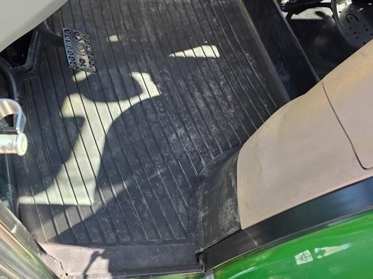2019-john-deere-5100e-image-56