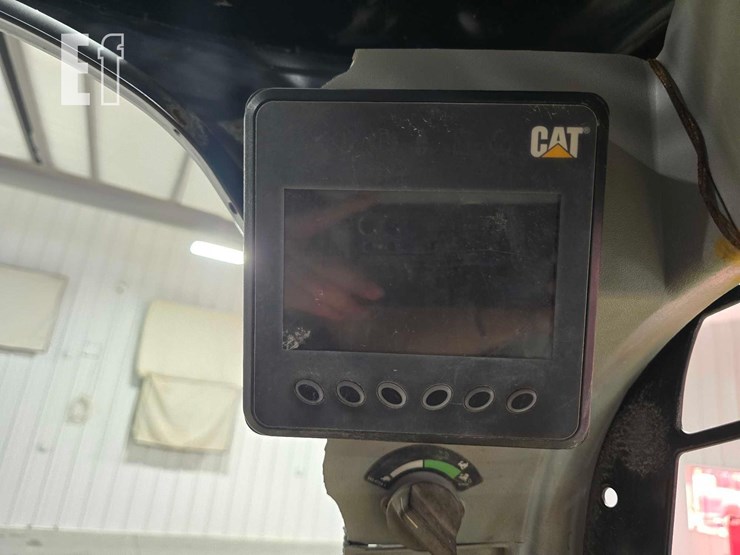 2018-caterpillar-299d2-image-21