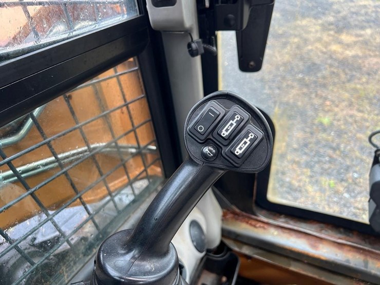 2019-case-sv280-skid-steer-loader-image-21