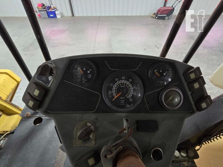 2009-caterpillar-cb54-image-18
