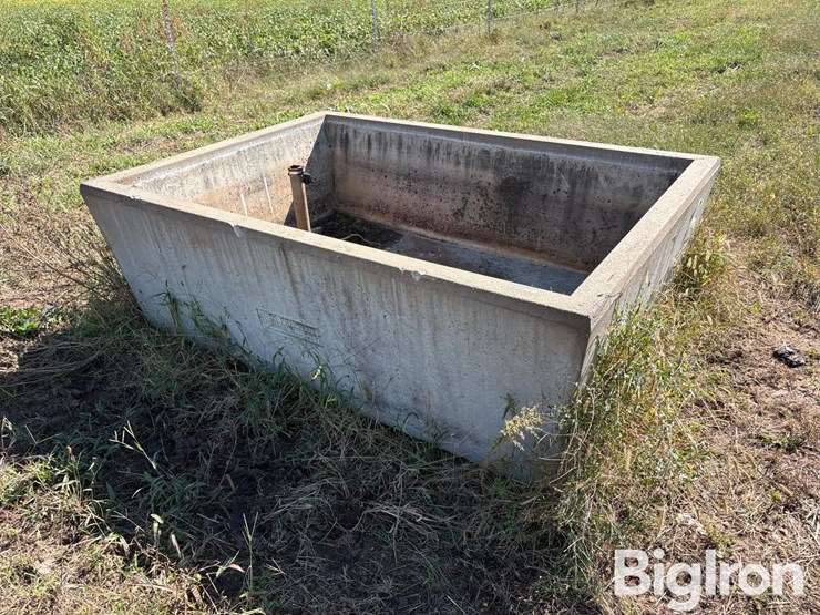 livestock-concrete-waterer-image-1