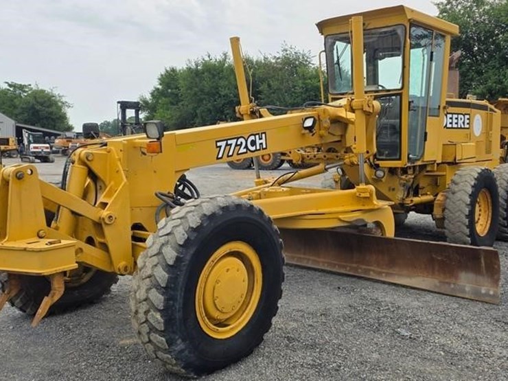 1999-deere-772ch-image-1