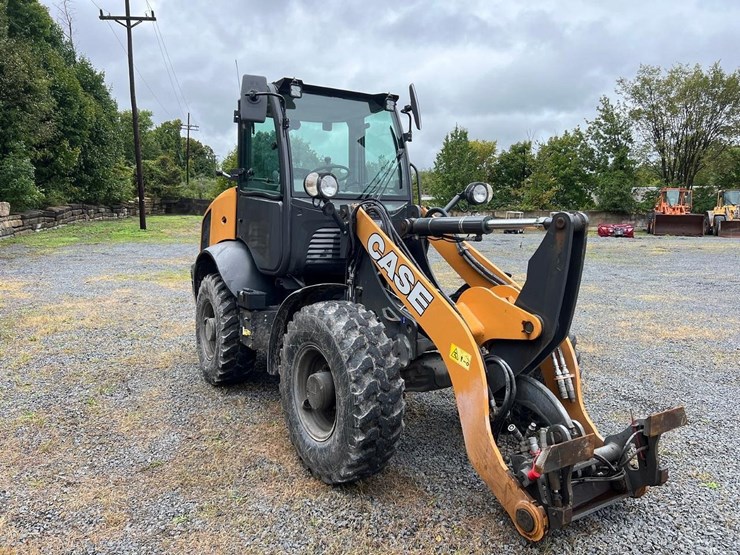 2019-case-221f-wheel-loader-image-8