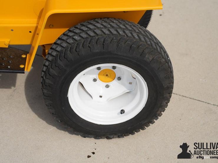 run-#120---international-cub-cadet-garden-tractor-image-14