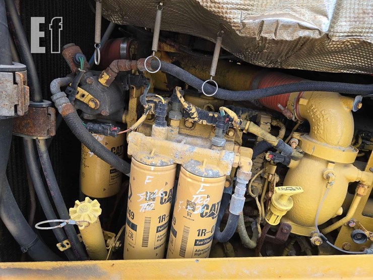 2017-caterpillar-d7e-image-41