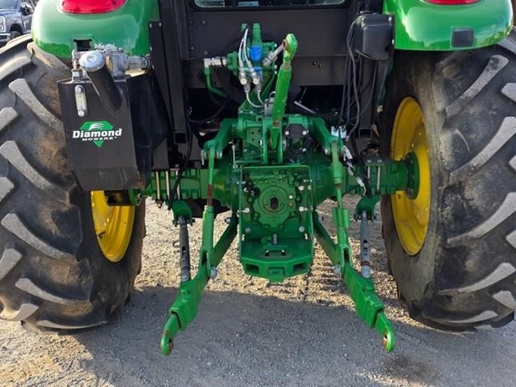2019-john-deere-5100e-image-26