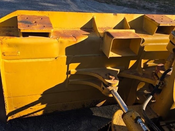 2009-caterpillar-d6k-xl-image-11