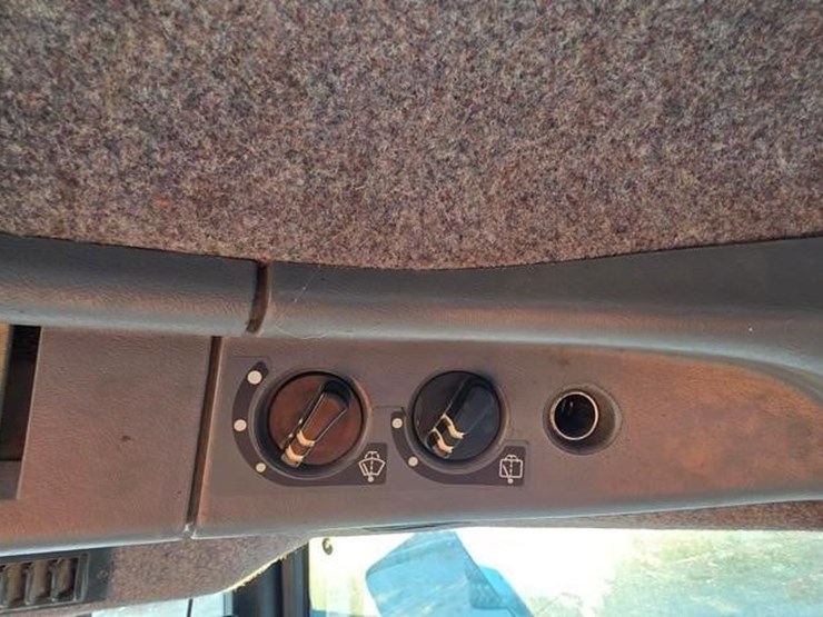 ford-8670-image-62