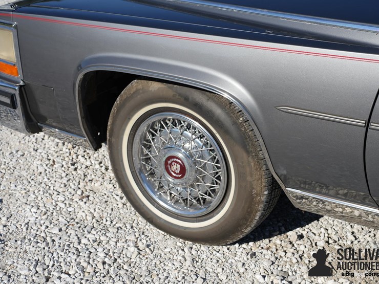 run-#38---1988-cadillac-brougham-4-door-sedan-image-15