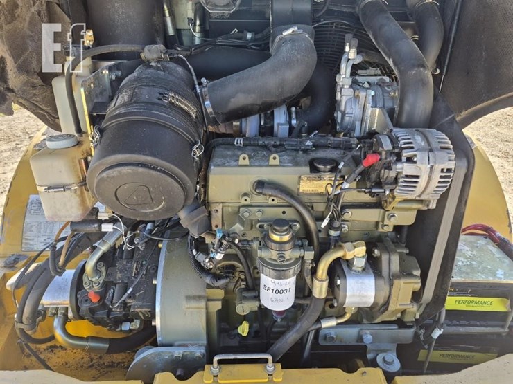 2012-deere-244j-image-18