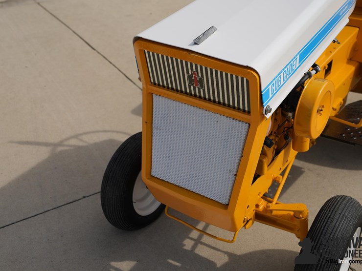run-#120---international-cub-cadet-garden-tractor-image-9