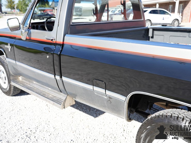 run-#142---1985-chevrolet-silverado-k20-pickup-image-17