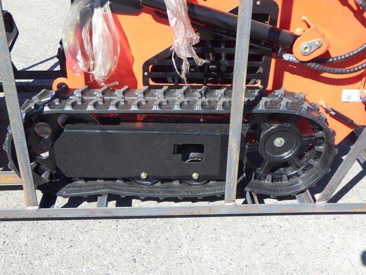 2026-agt-lrt23-skid-steer-loader-image-8