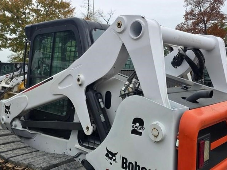 2012-bobcat-s650-image-22