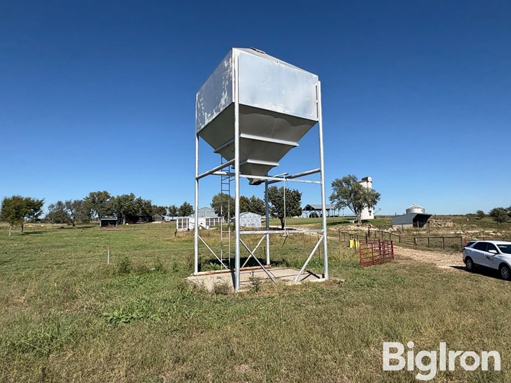 overhead-feed-bin-image-3