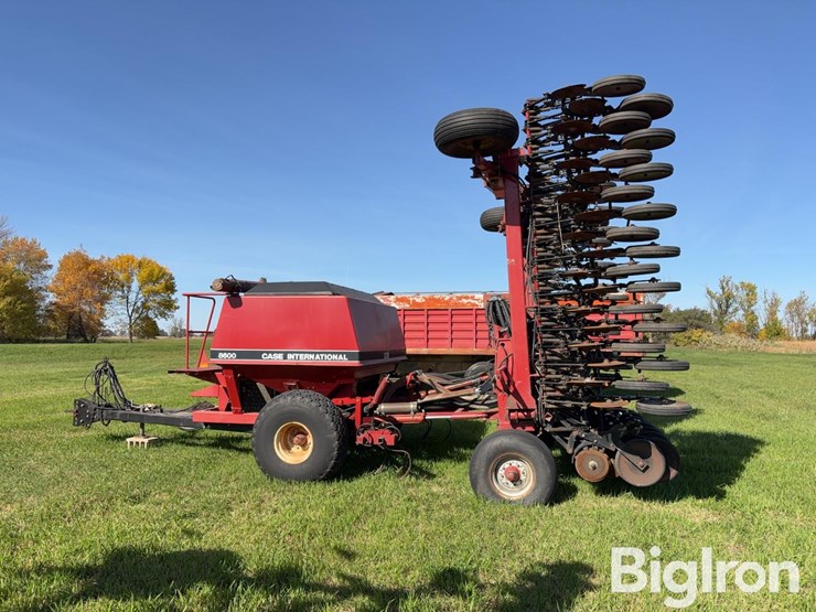 case-ih-8600-air-seeder-image-8