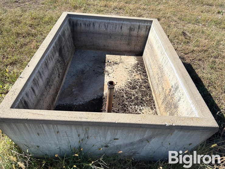 livestock-concrete-waterer-image-17