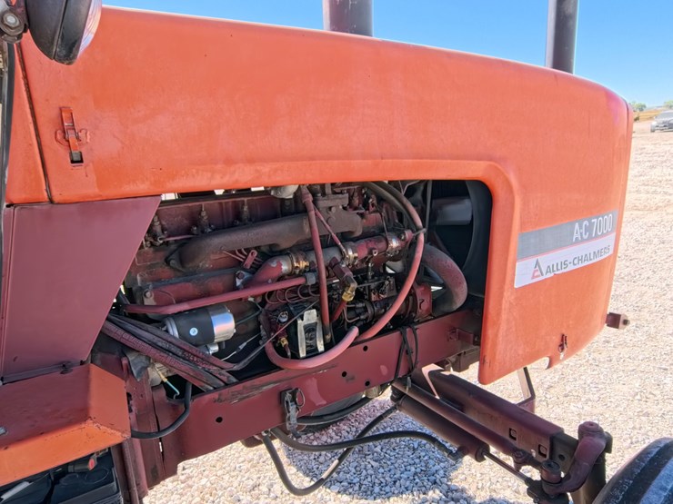 #1026-•-allis-chalmers-7000-tractor-image-58
