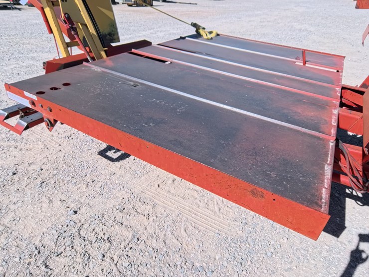 #1029-•-new-holland-1033-small-square-bale-stacker-image-16