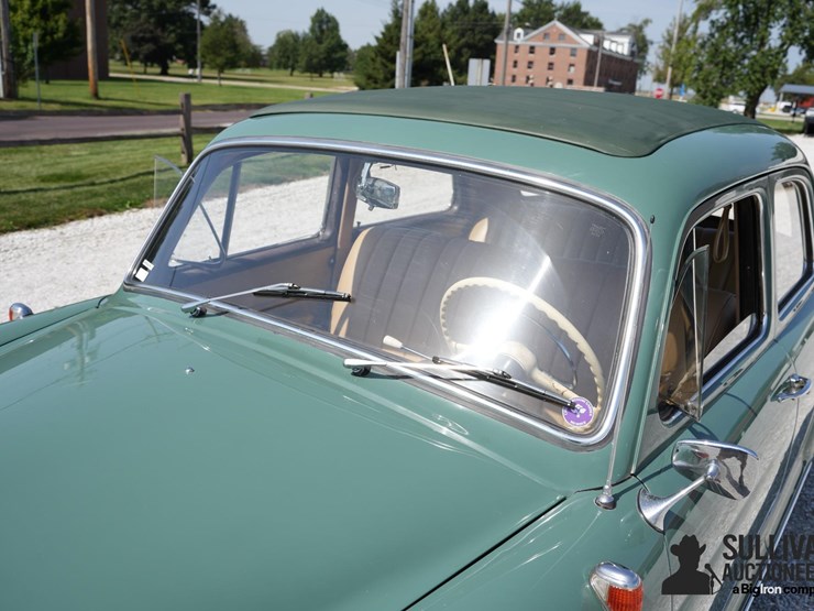 run-#122---1957-mercedes-benz-sedan-image-16