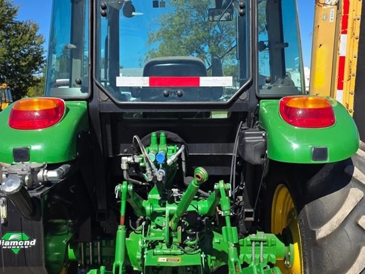 2019-john-deere-5100e-image-26