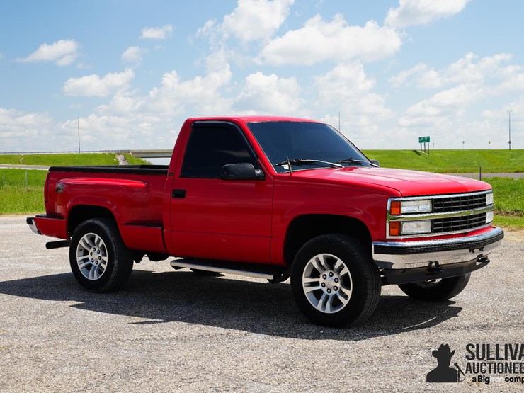 run-#107---1990-chevrolet-gmt-400-4x4-pickup-image-3