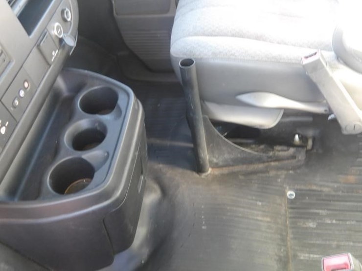 2015-utility-van-image-18