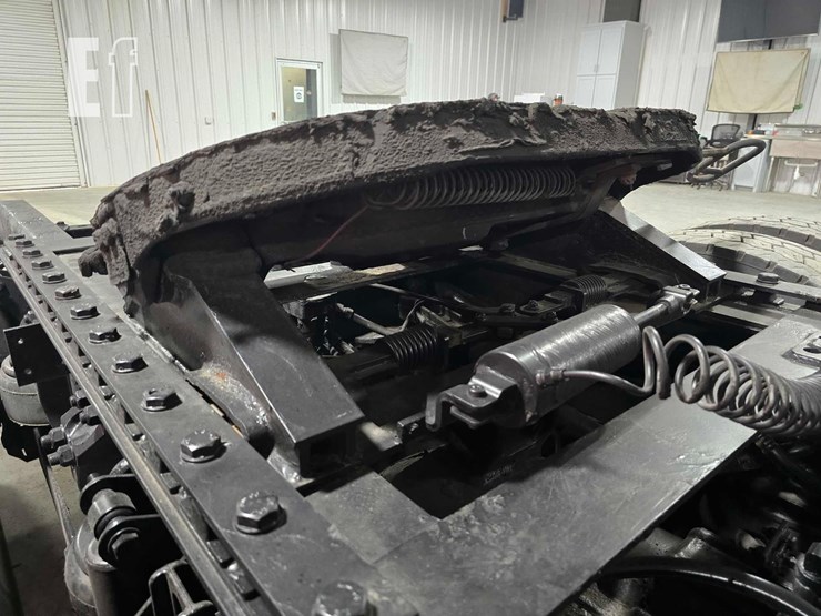 2016-kenworth-t800-image-21